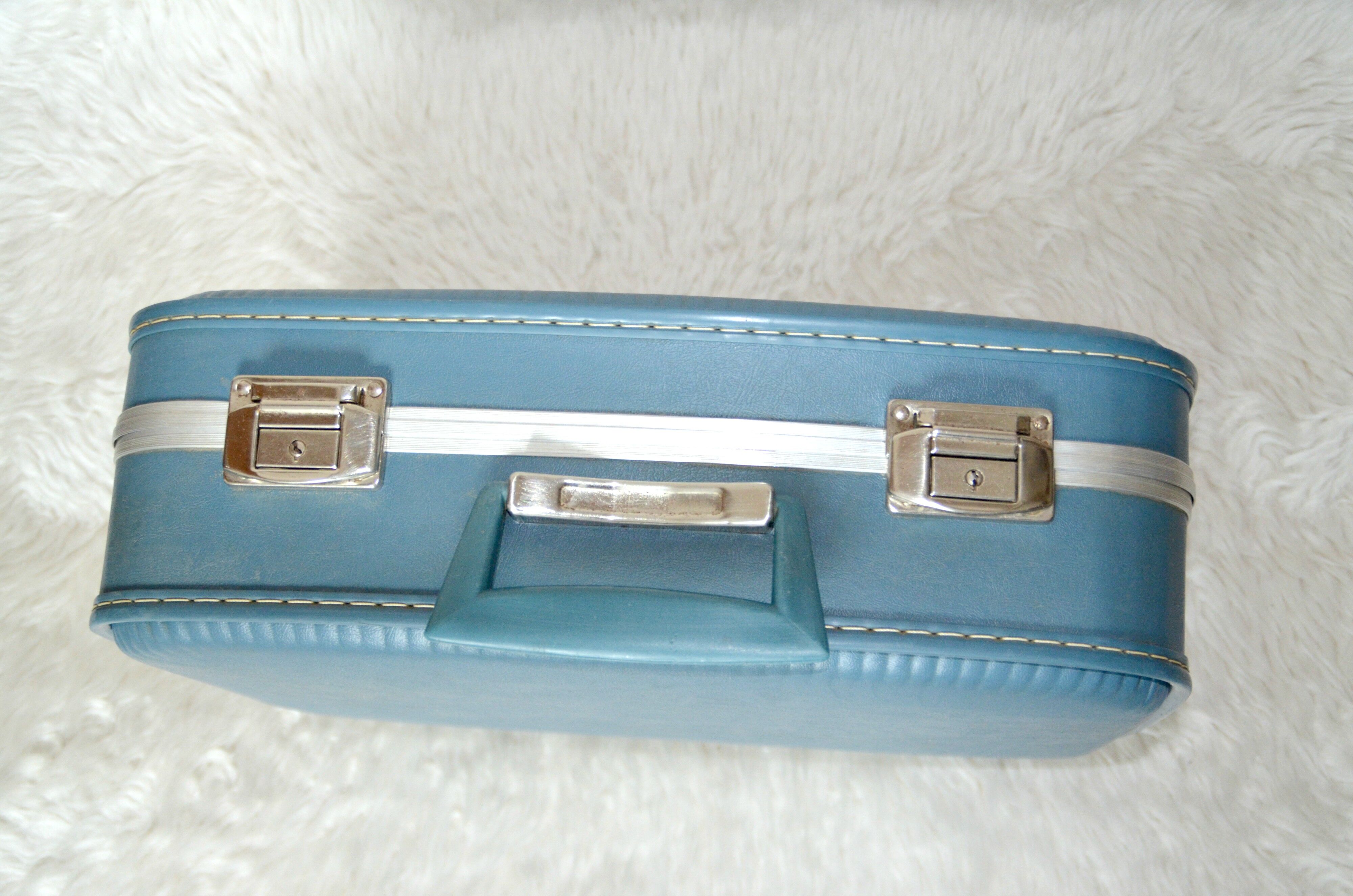 Suitcase 50s hostess