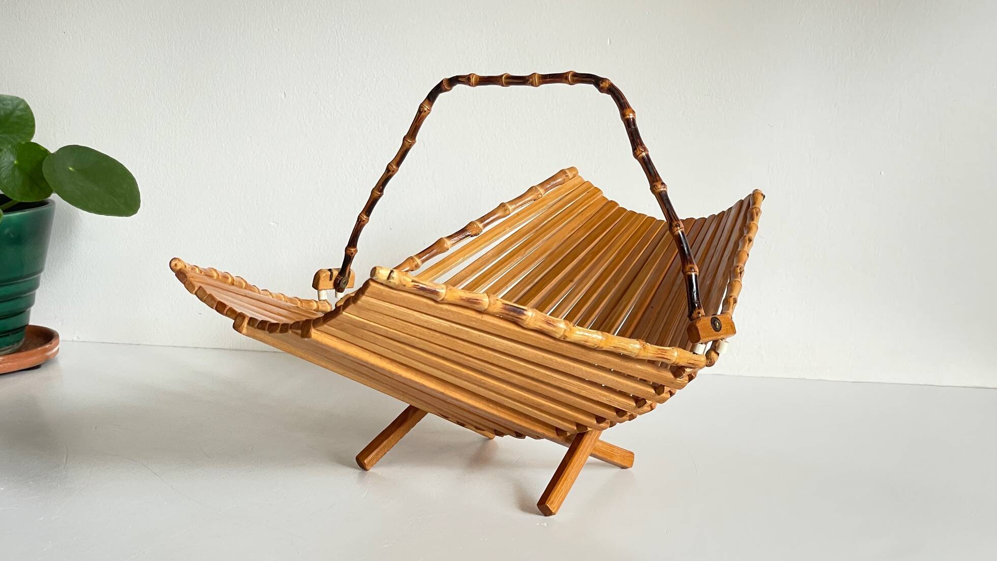 Chic folding table basket wood and bamboo vintage