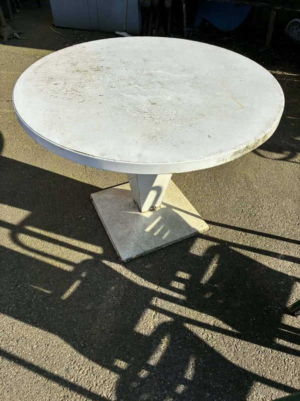 Ensemble table et 4 chaises de jardin