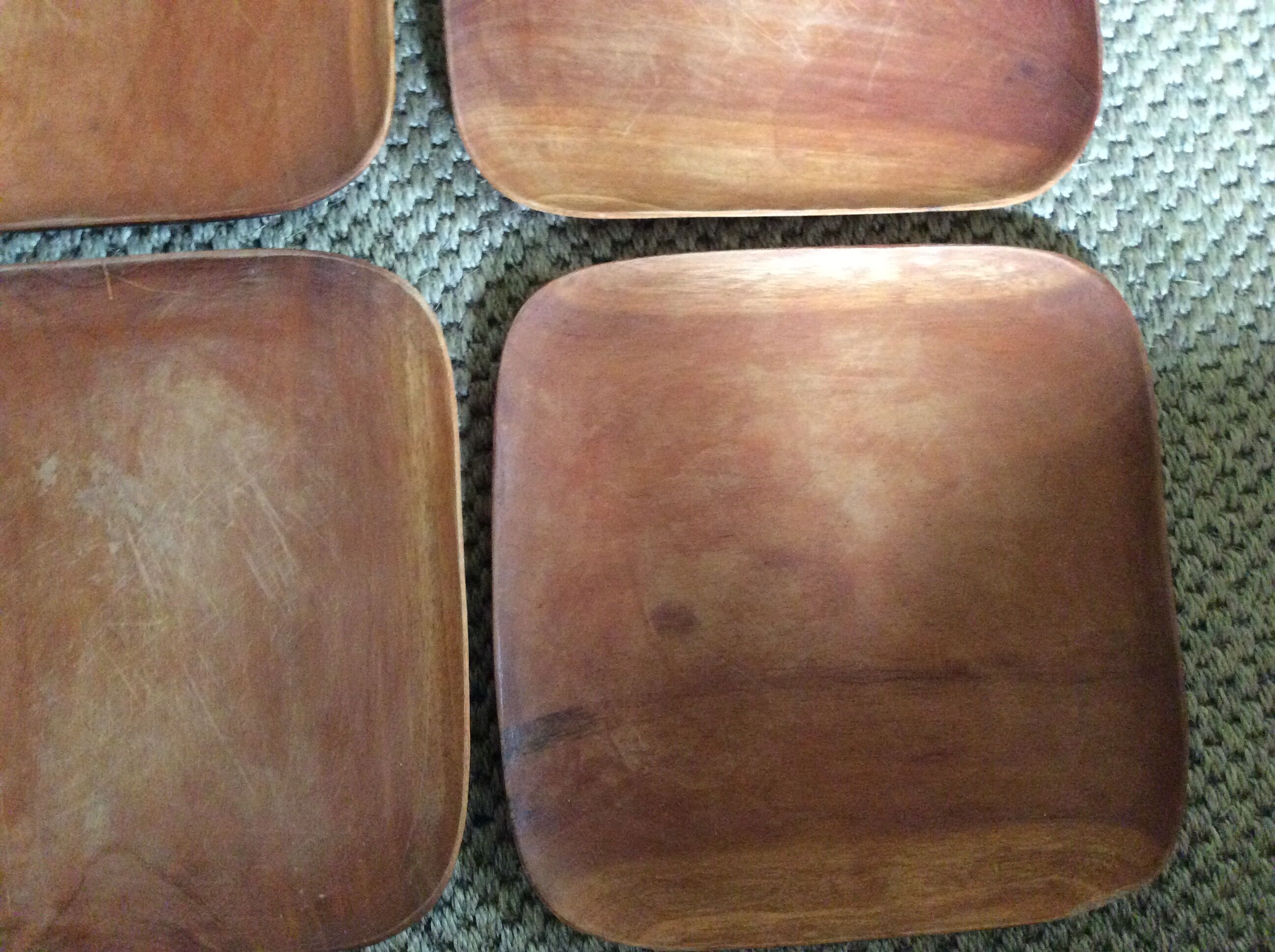 Set of 8 wooden plates
