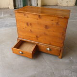 Wood chest