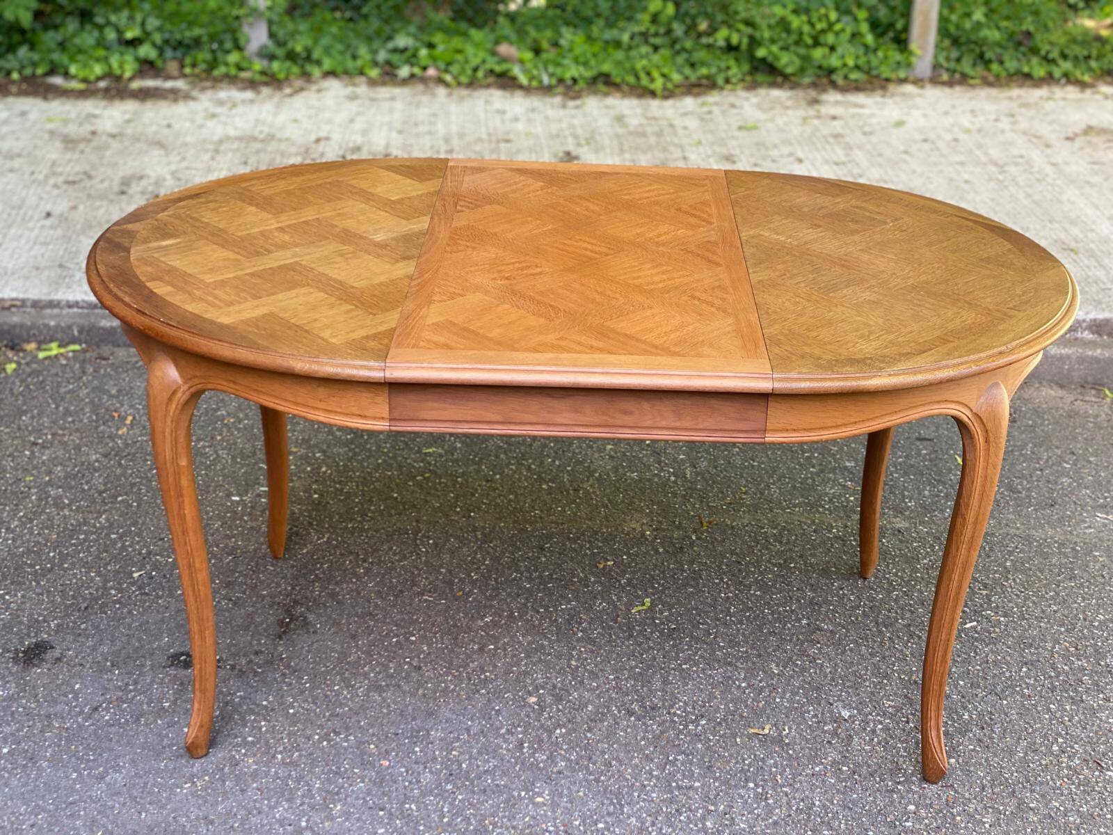 Round extendable dining table Louis XV in solid oak wood 100cm