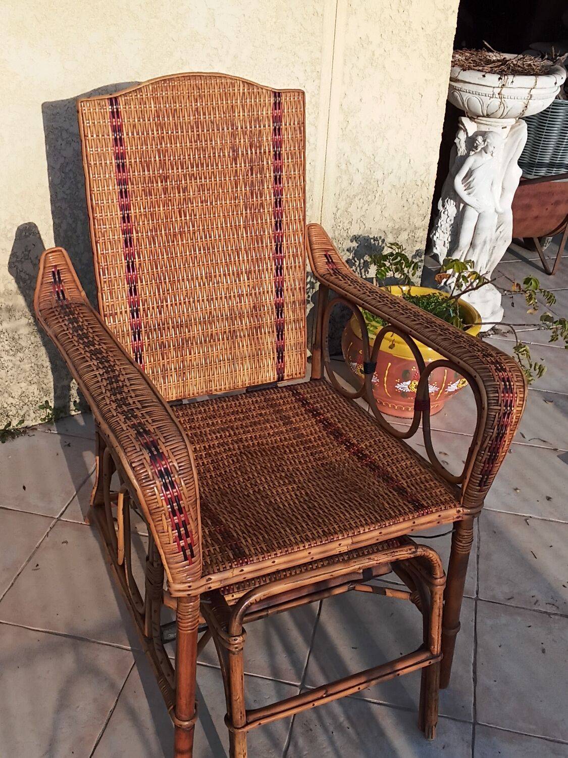 Rattan chaise longue