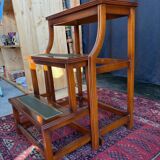 Escabeau de bibliothèque en bois massif avec marches gainées cuir