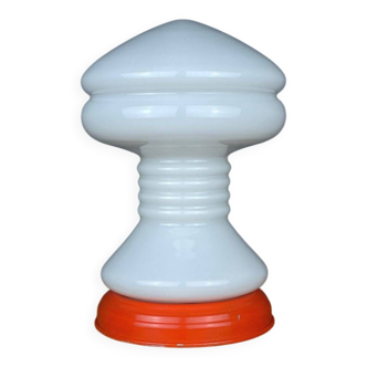 Vintage table lamp in white opaline glass, Italy, 1970s