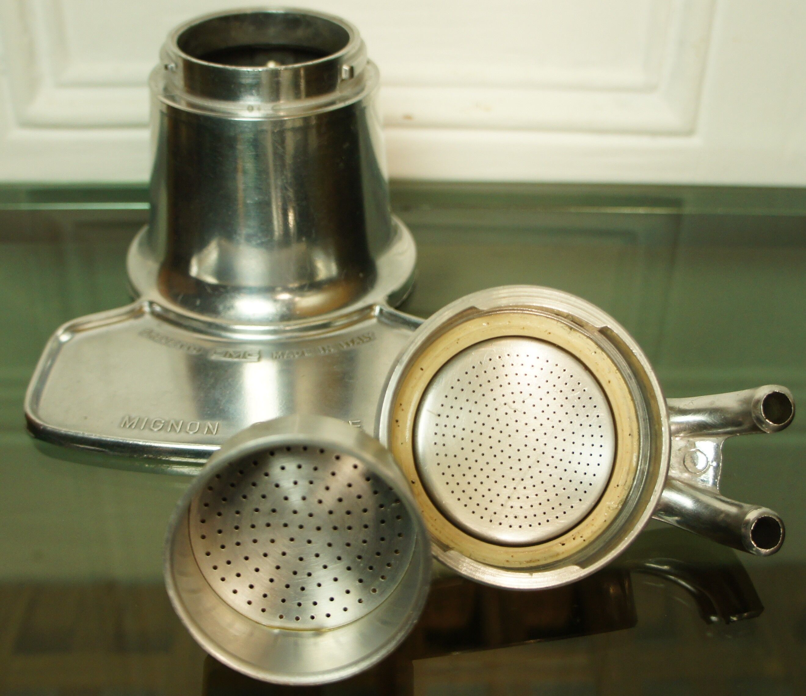 Italian espresso maker "Bialetti, Mignon 2 tazze"