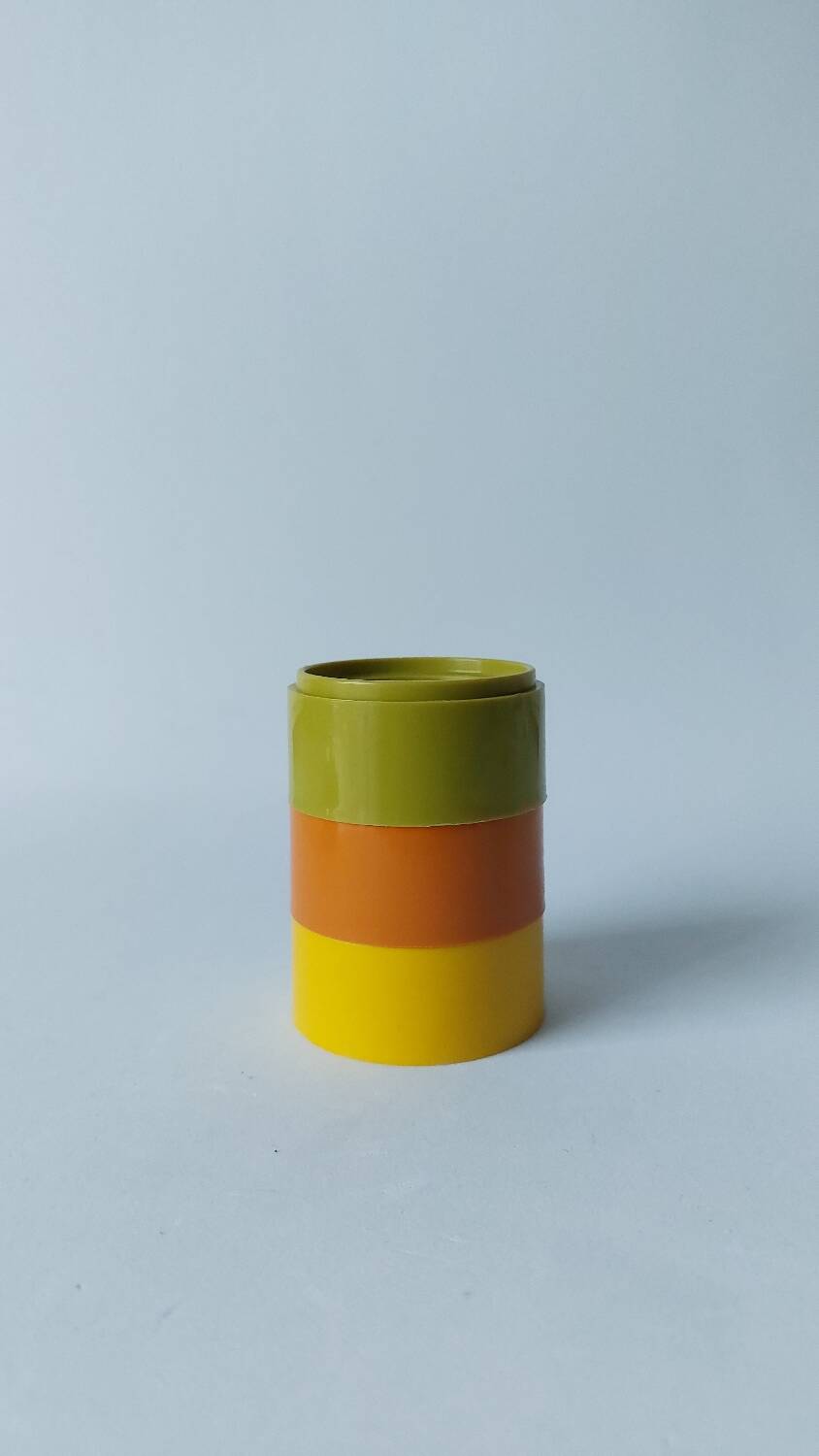 3 vintage Tupperware egg cups