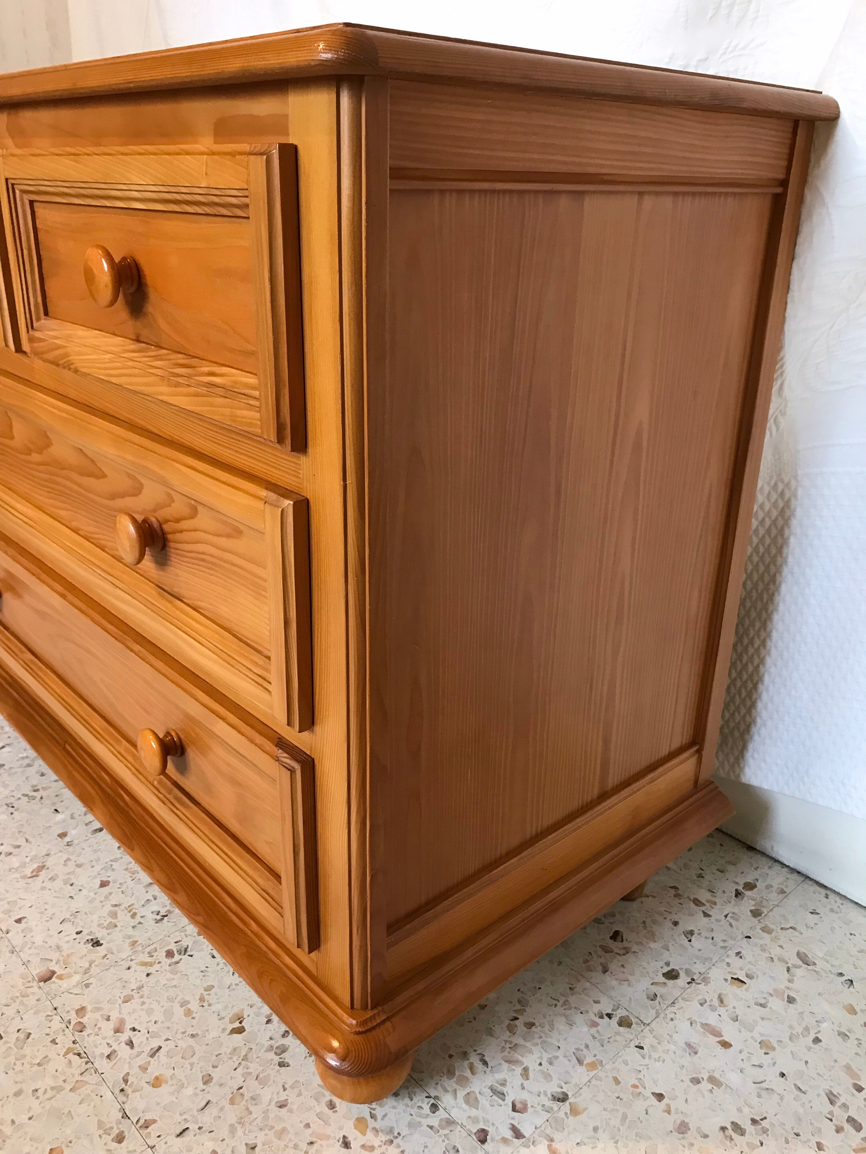 Vintage wooden chest of drawers 3 drawers round buttons country style