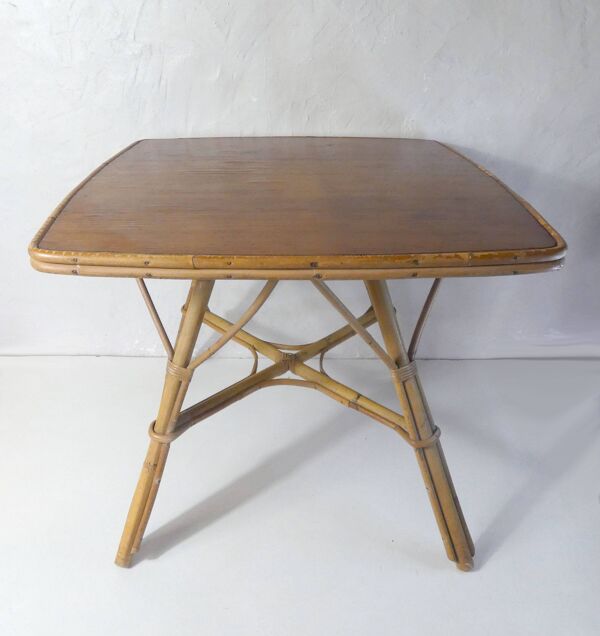 Table basse en rotin