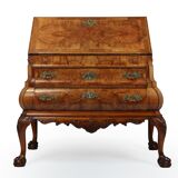Dutch bombe bureau in walnut