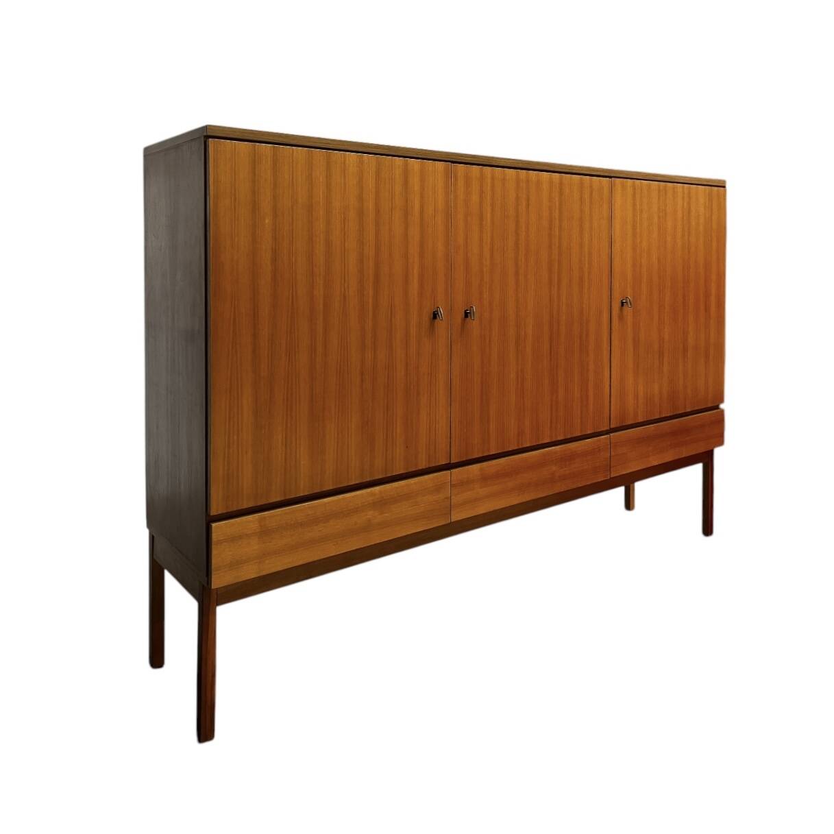 Buffet haut des années 70