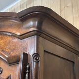 Bressane wardrobe of Louis XV period in walnut and walnut magnifying glass 18th