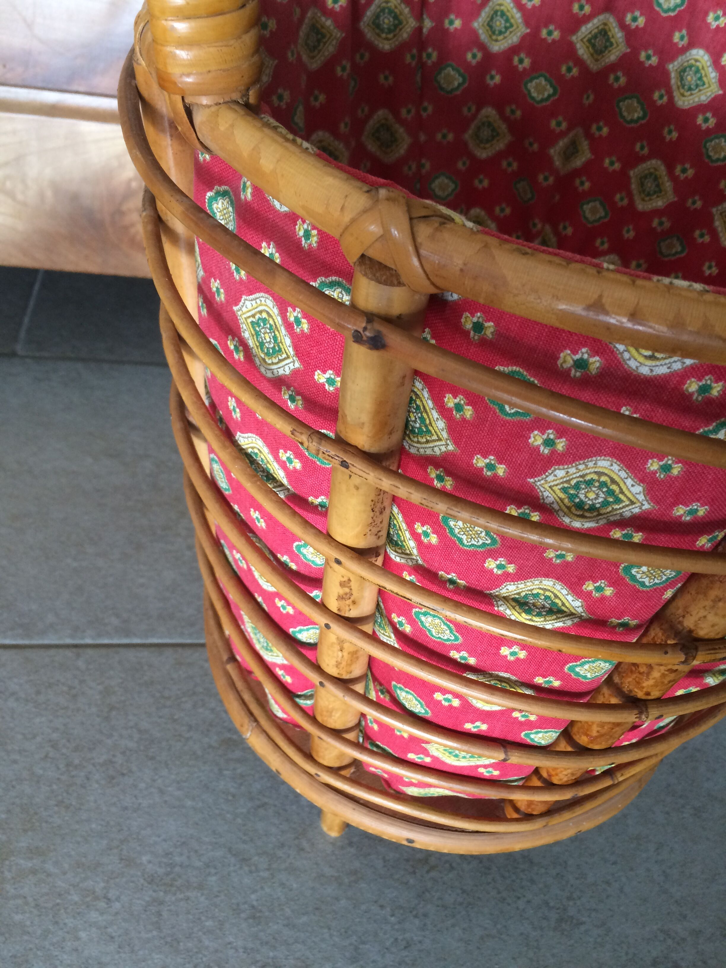 Rattan-work basket with vintage fabric