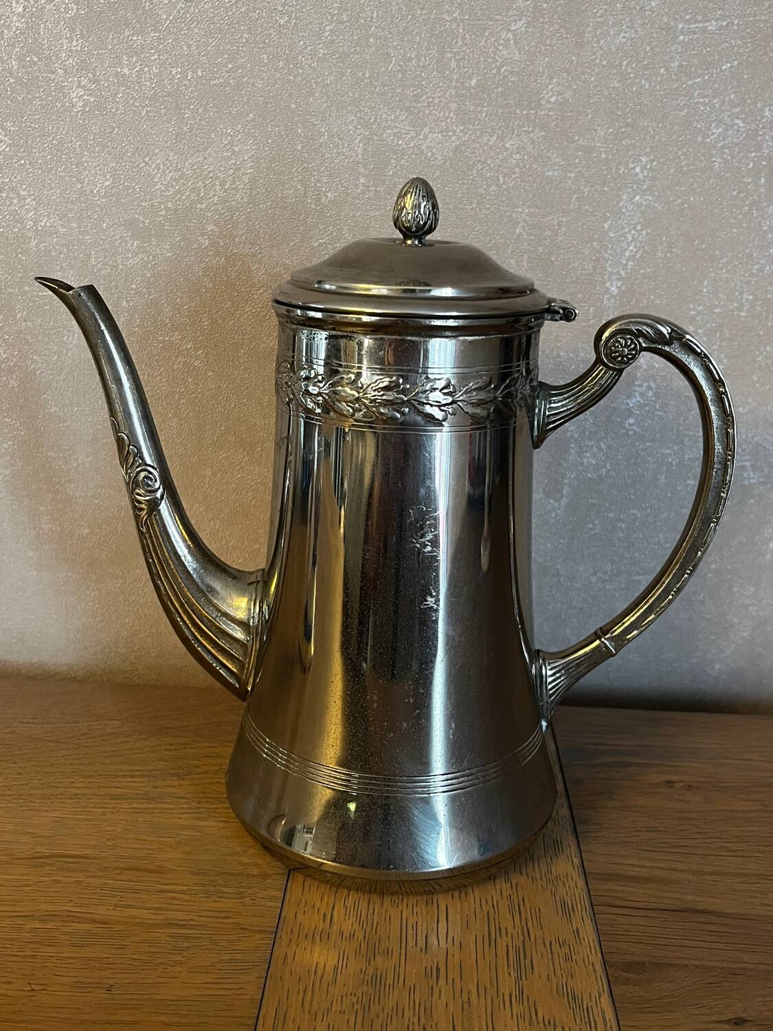Ancienne cafetière à col de cygne en métal argenté – estampillée N.G.