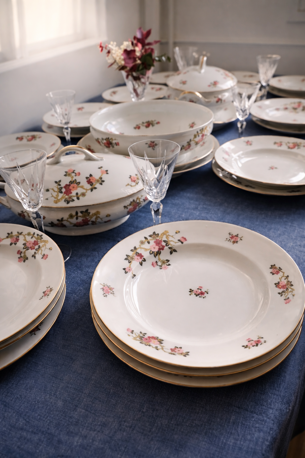 Antique table service in Limoges porcelain by F. Legrand, period A.
