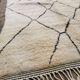 Authentique tapis berbère marocain écru et noir 3*2m