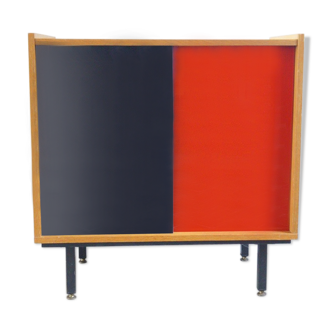 String with sliding doors, from the 1950s