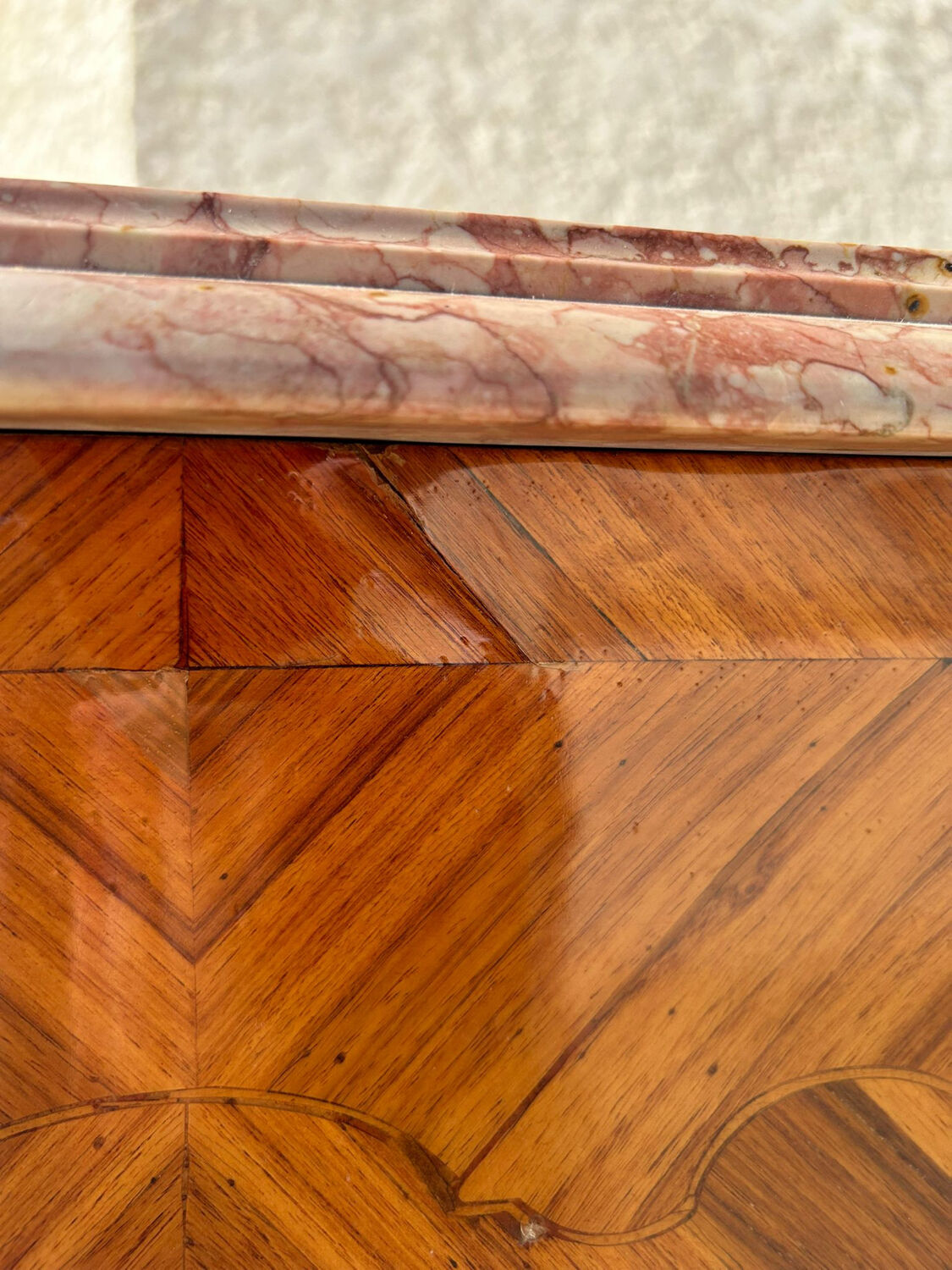 Rosewood chest of drawers