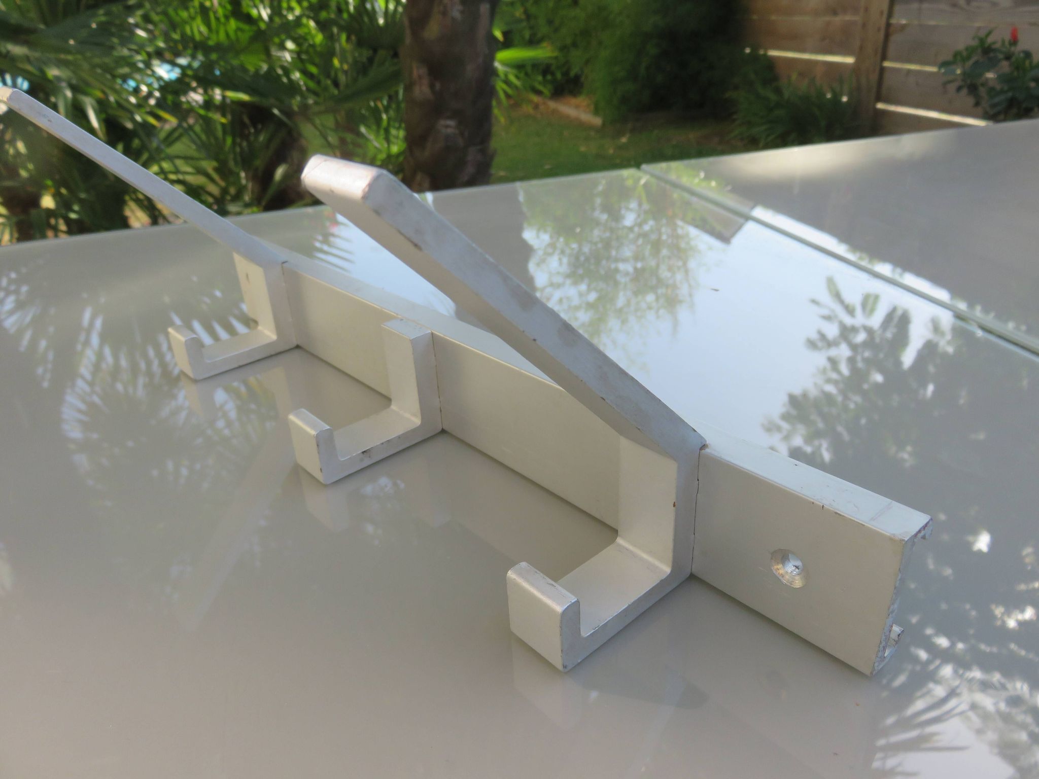 Porte manteau moderniste en aluminium années 70