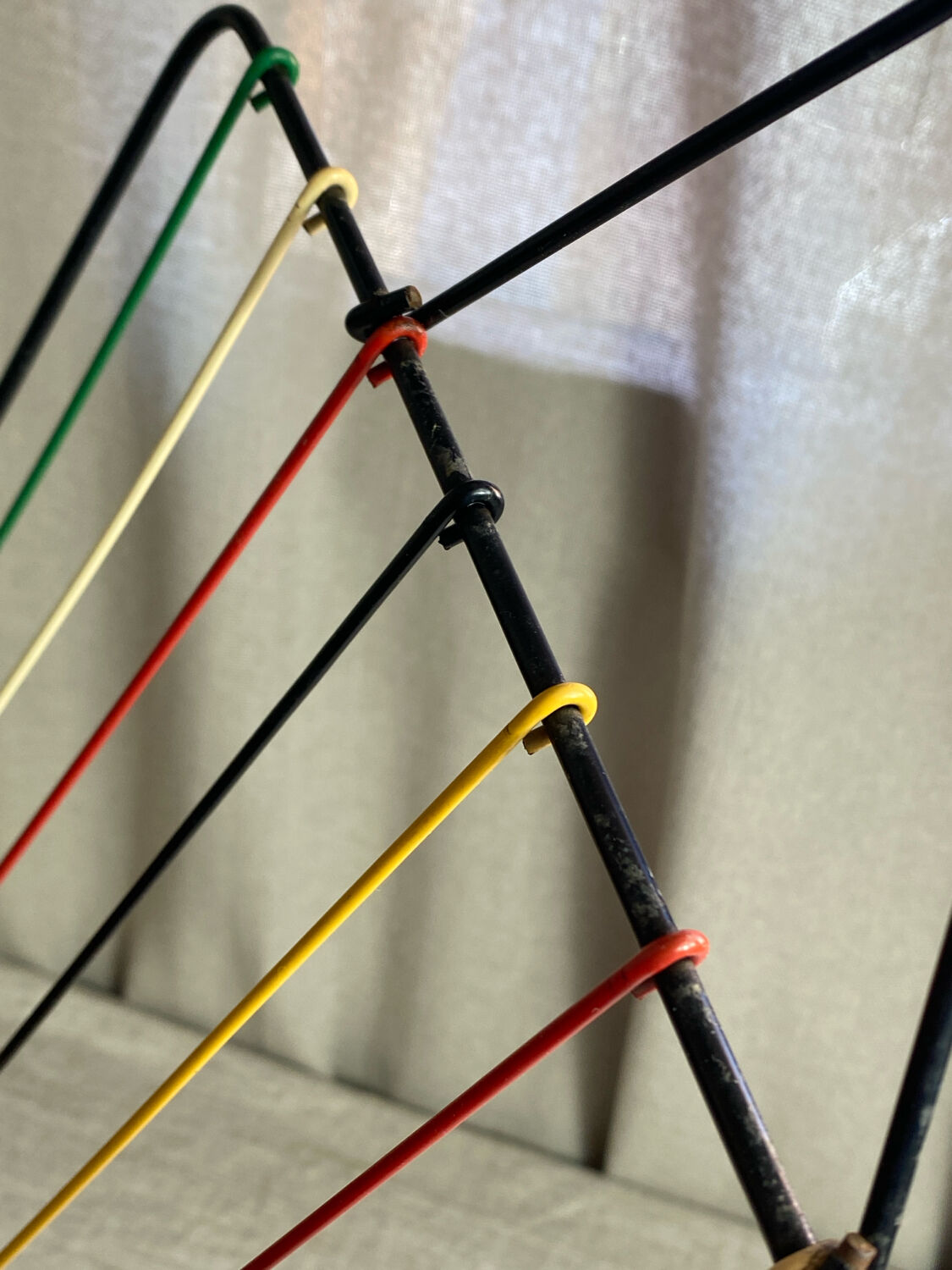 Scoubidou magazine rack, 1960s