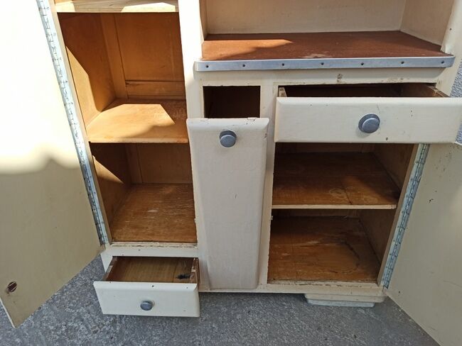 Buffet Mado, vintage