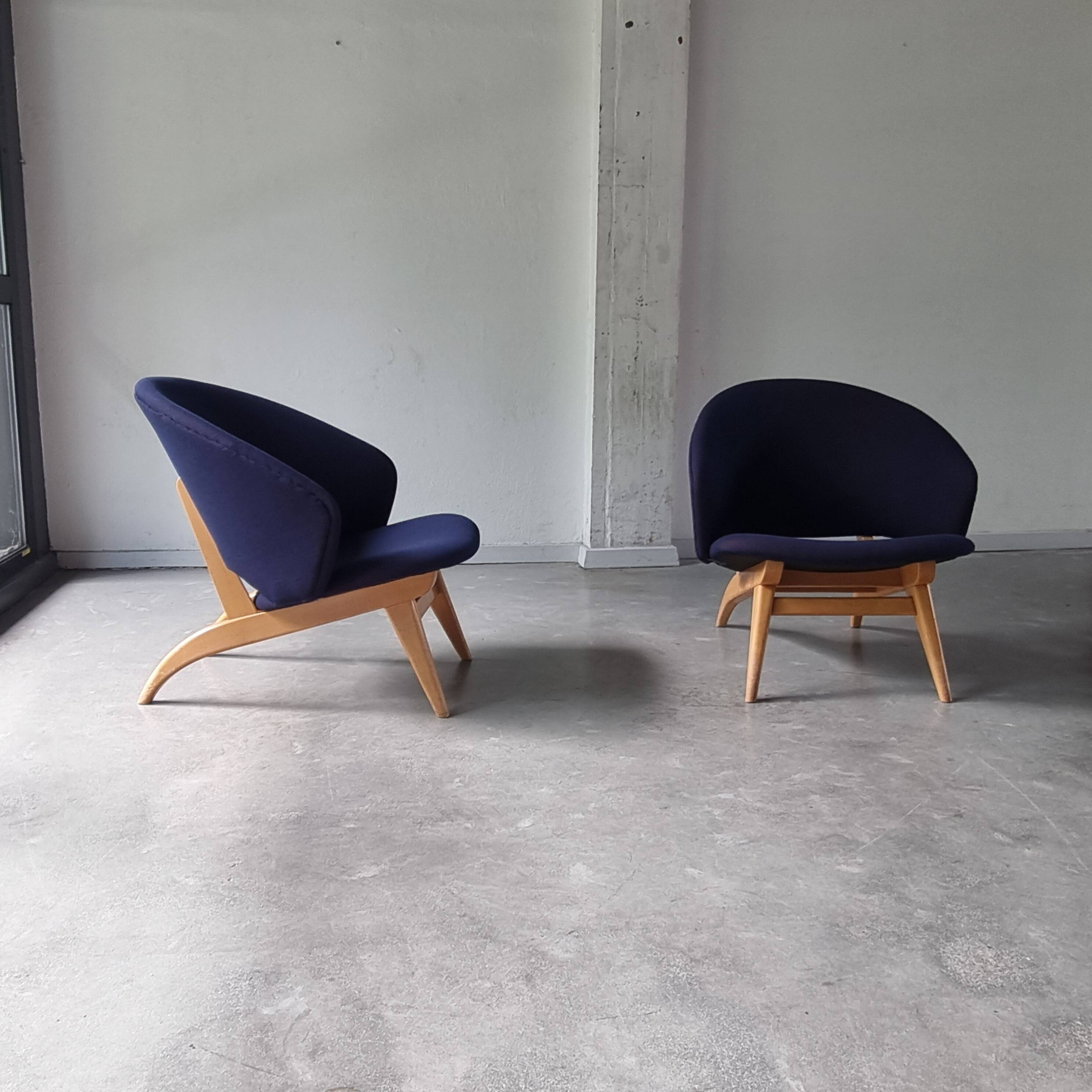 Set of two mid century lounge or cocktail chairs by Theo Ruth for Artifort