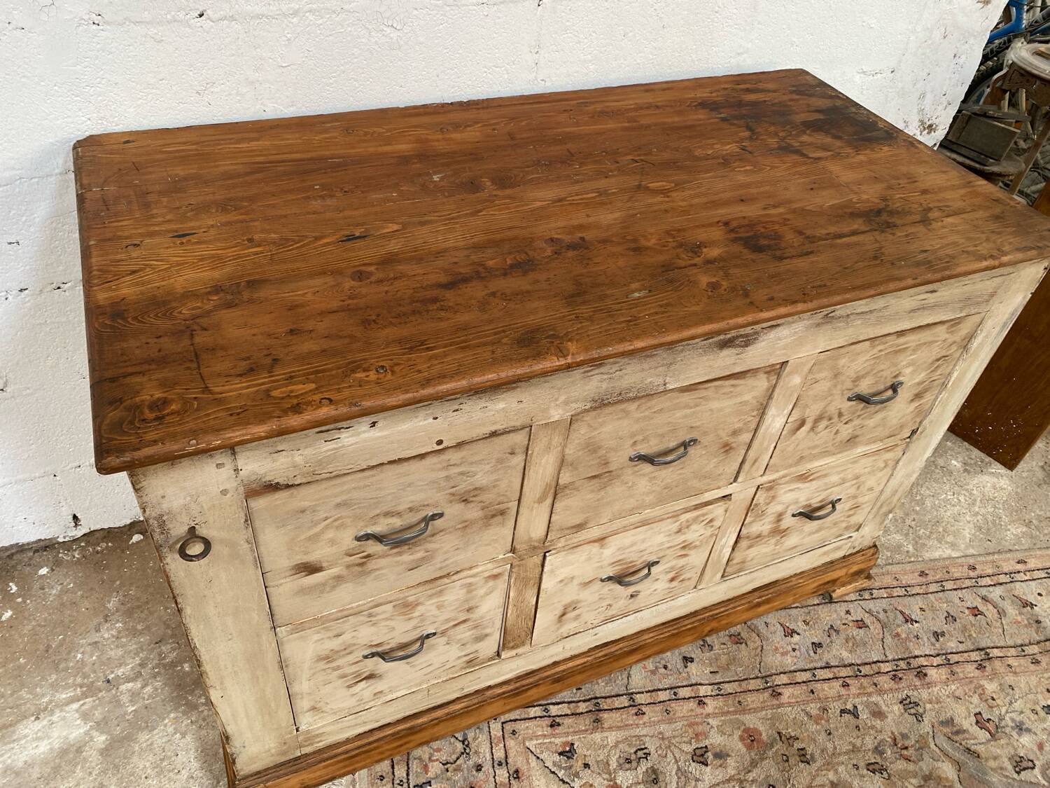 Trade furniture, workshop with large drawers