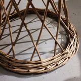 Round table in woven rattan pedestal table
