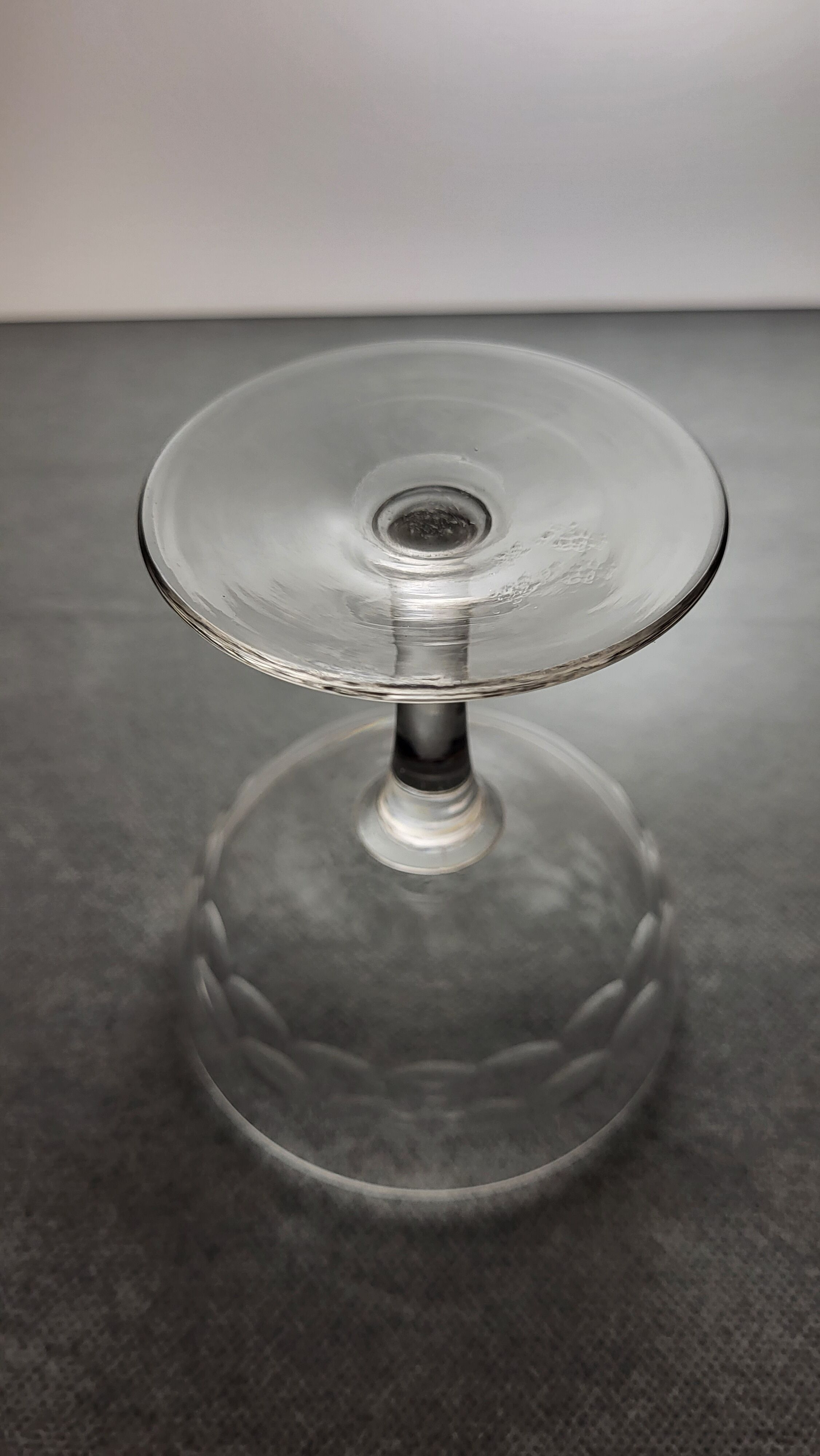 Set of 7 blown glass champagne glasses