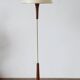 Lampadaire années 60 en teck et laiton – luminaire vintage