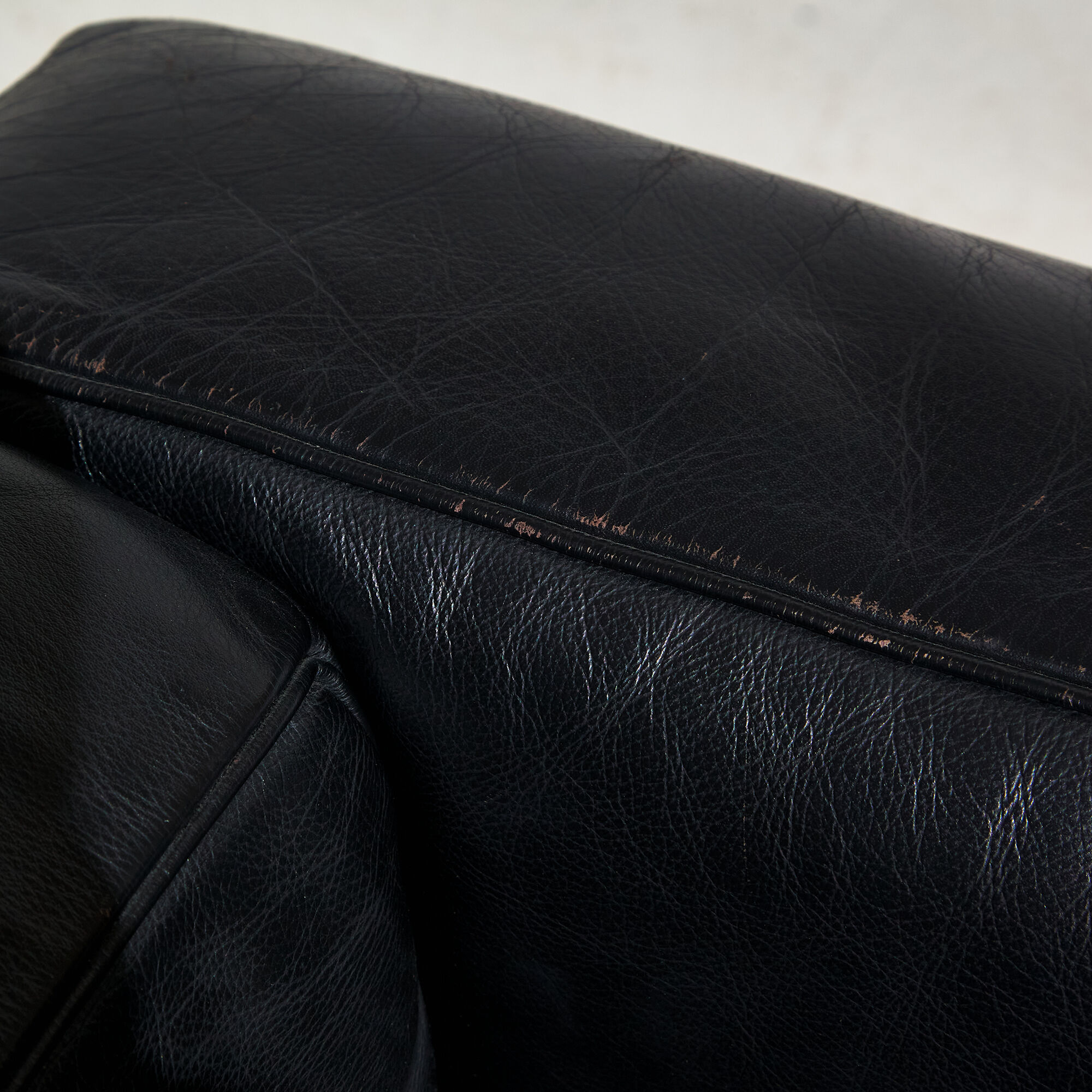 Fauteuil en cuir LC3 de Le Corbusier pour Cassina