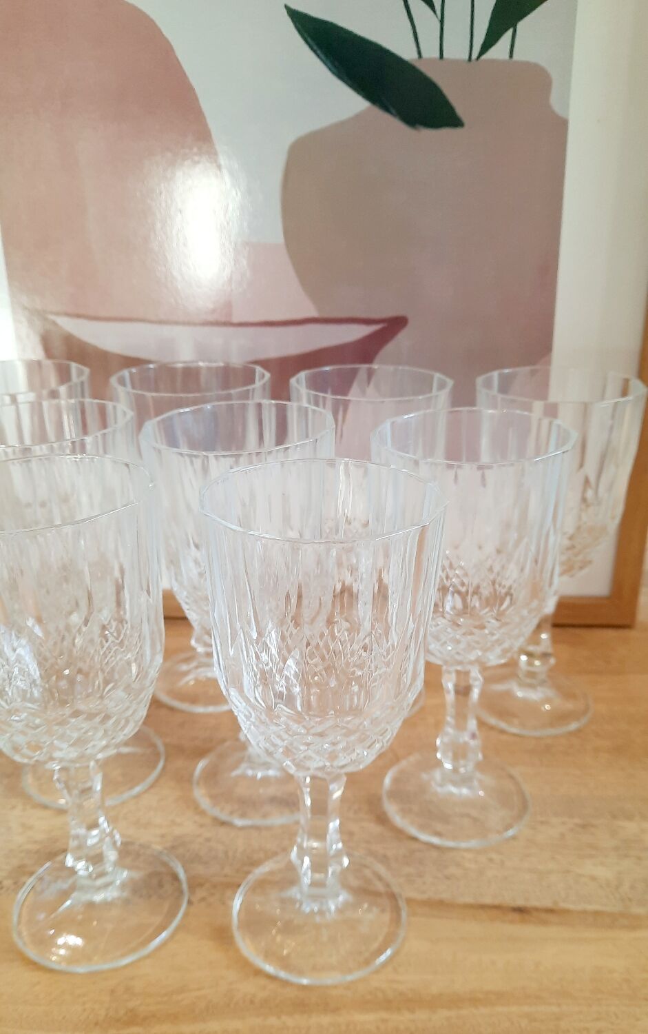 Stemmed glass chiseled glasses