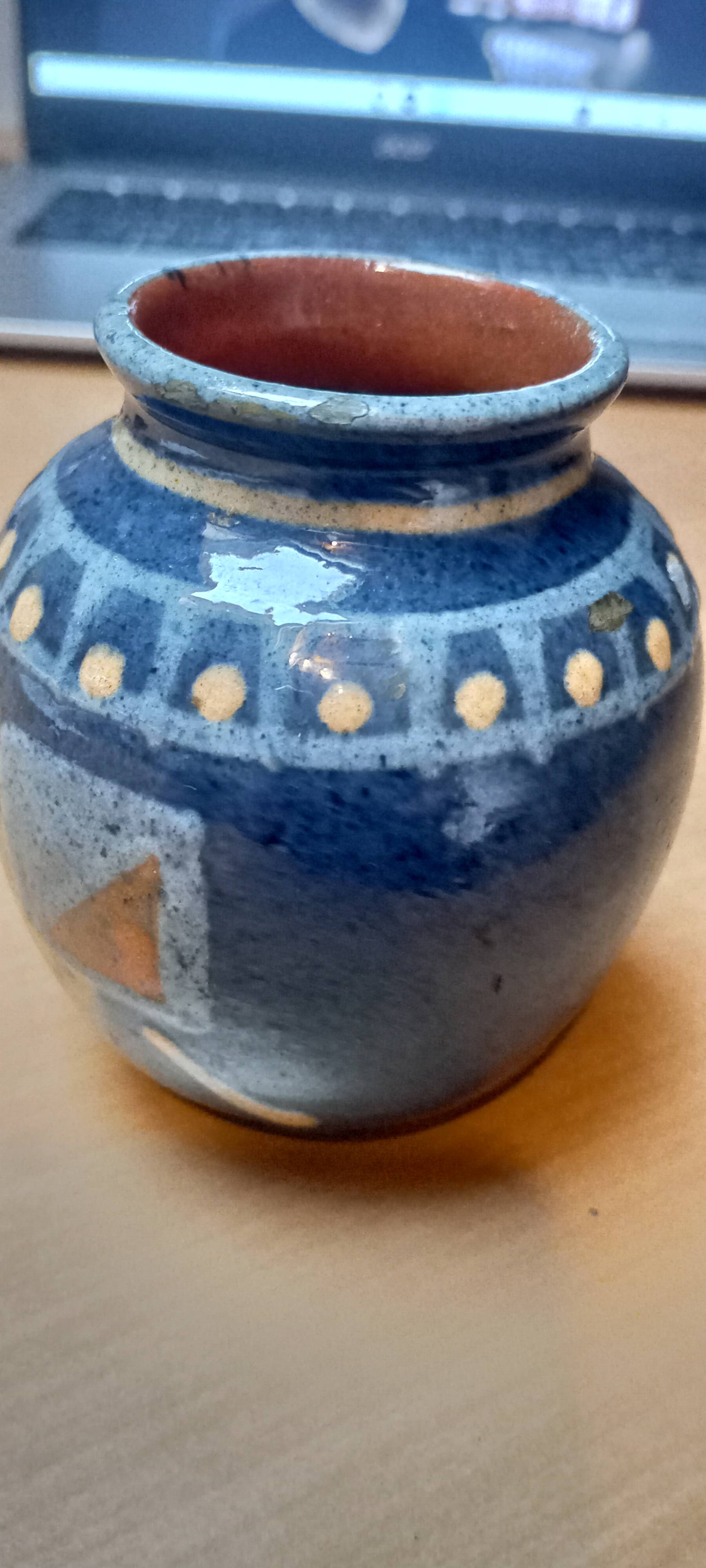 Petit vase par le céramiste Paul Jacquet