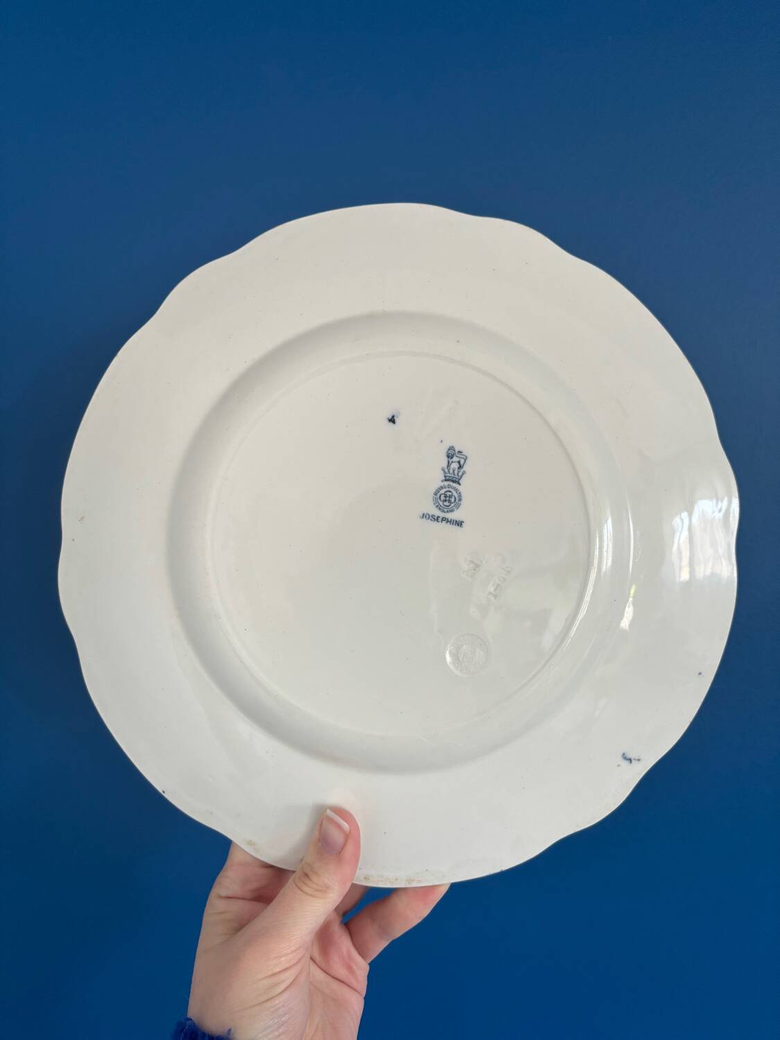 Set of 6 Royal Doulton England dinner plates – Josephine model
