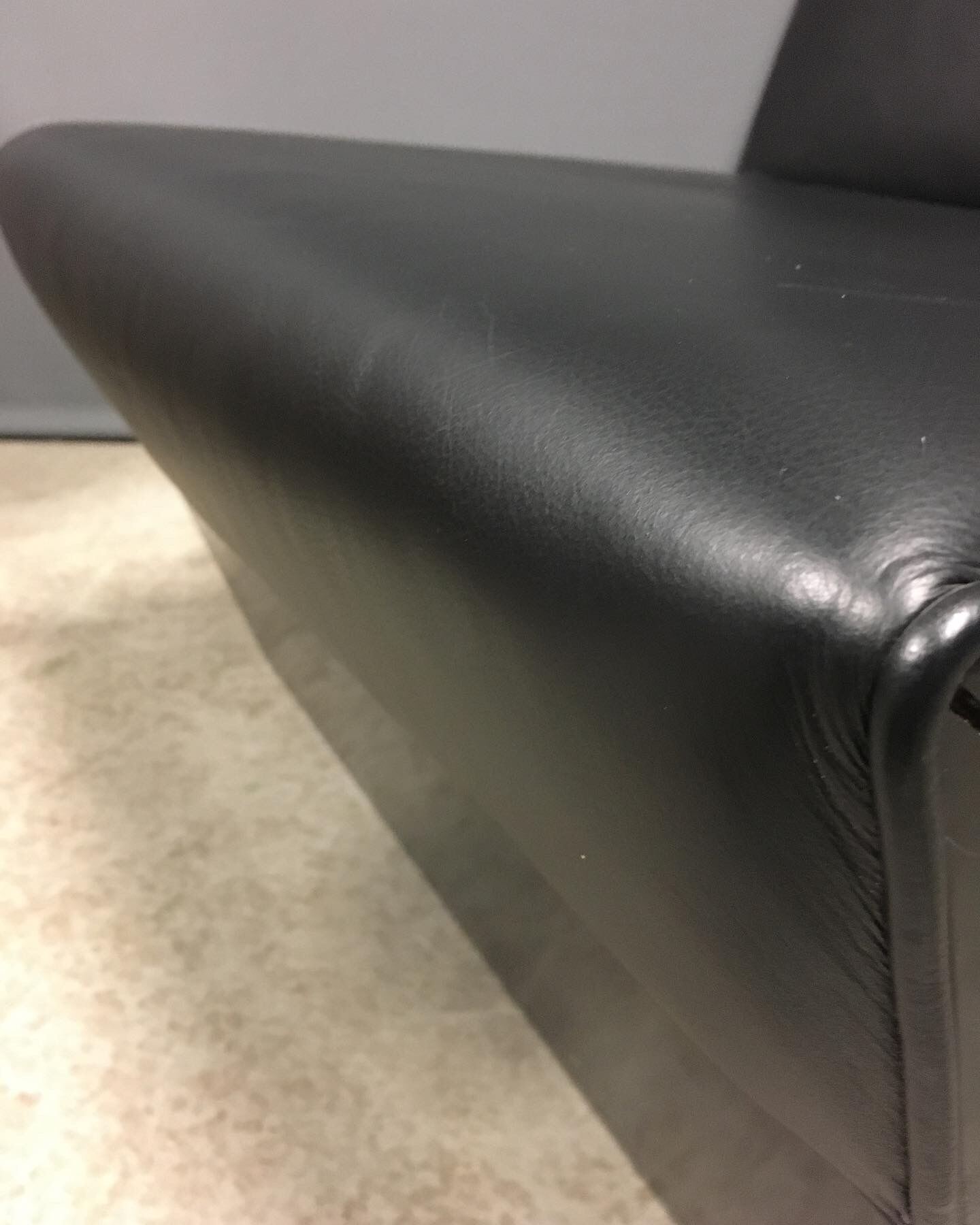 Artifort, sz10 m lounge chair by ebbing /haas /schudel .