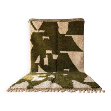 Authentic pure wool Moroccan rug in green and white, 2/3 m.