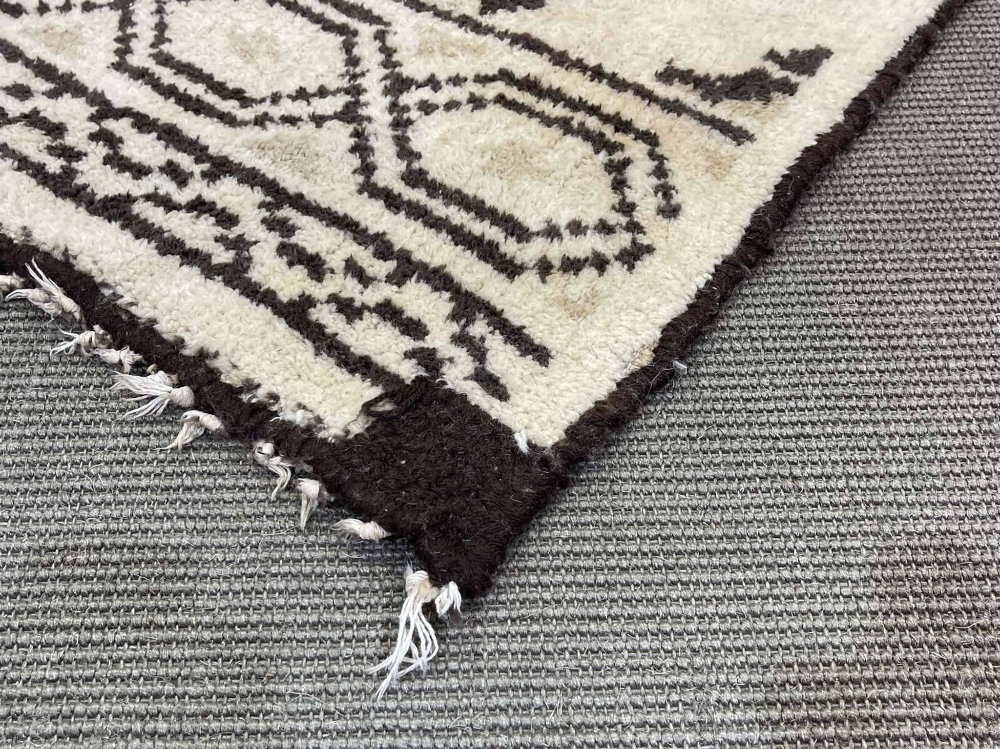 Handmade Moroccan wool rug - 1.70m x 1.20m.