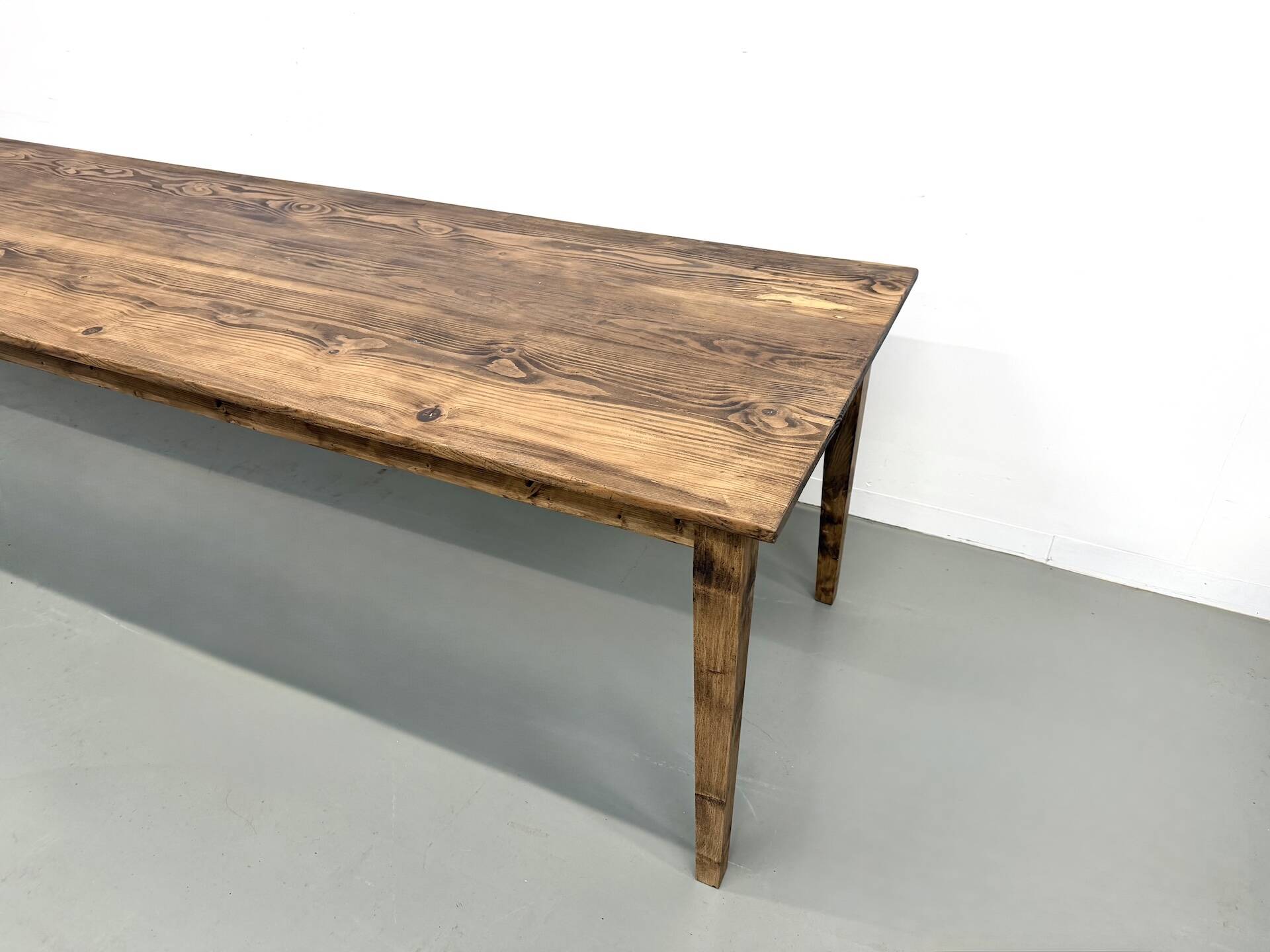 Large XXL Farm Table in Pine – Tapered Legs – L367 cm
