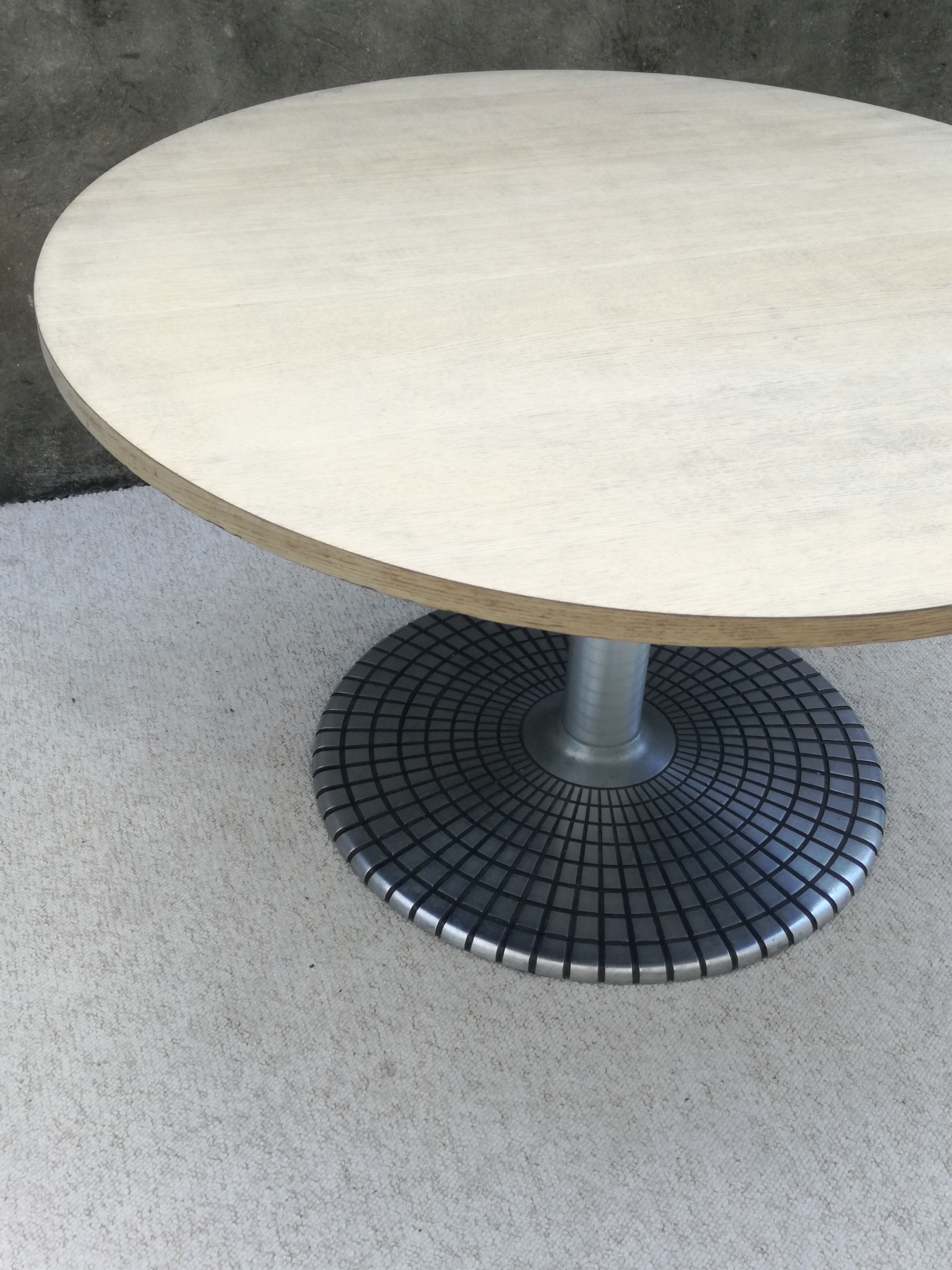 Design roundtable edited by Zanotta, 1980