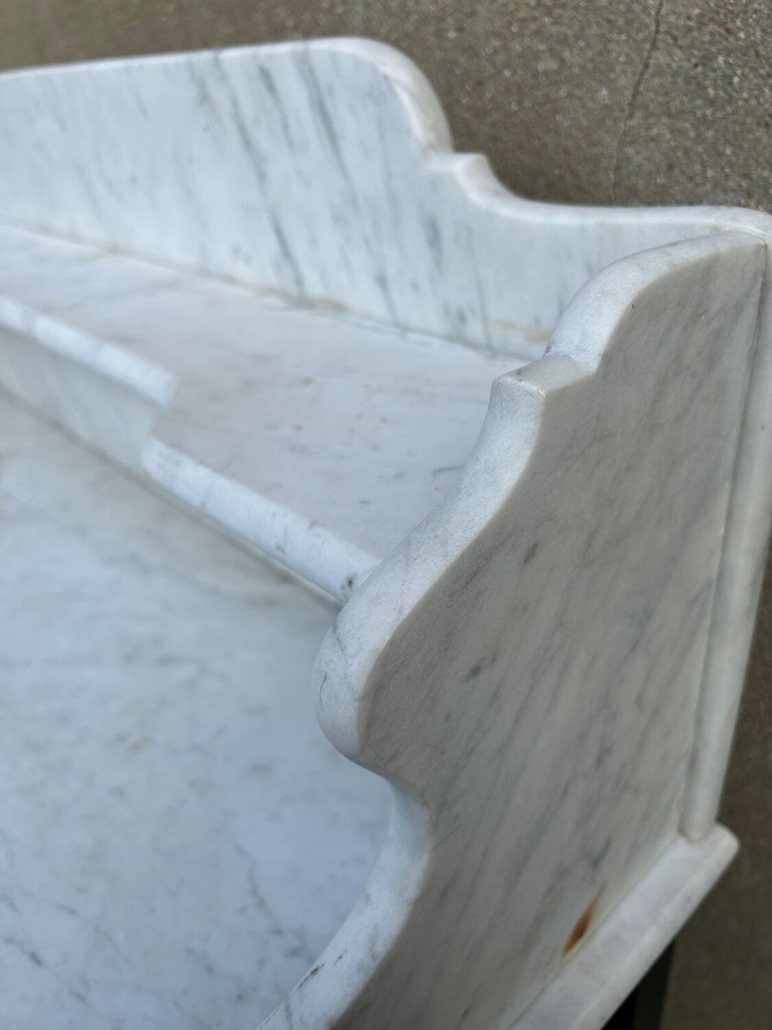 Bathroom furniture from around 1900