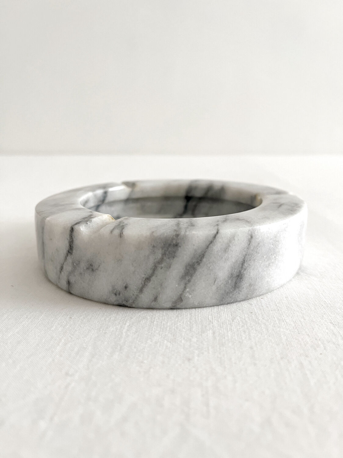 Cendrier rond en marbre gris vintage