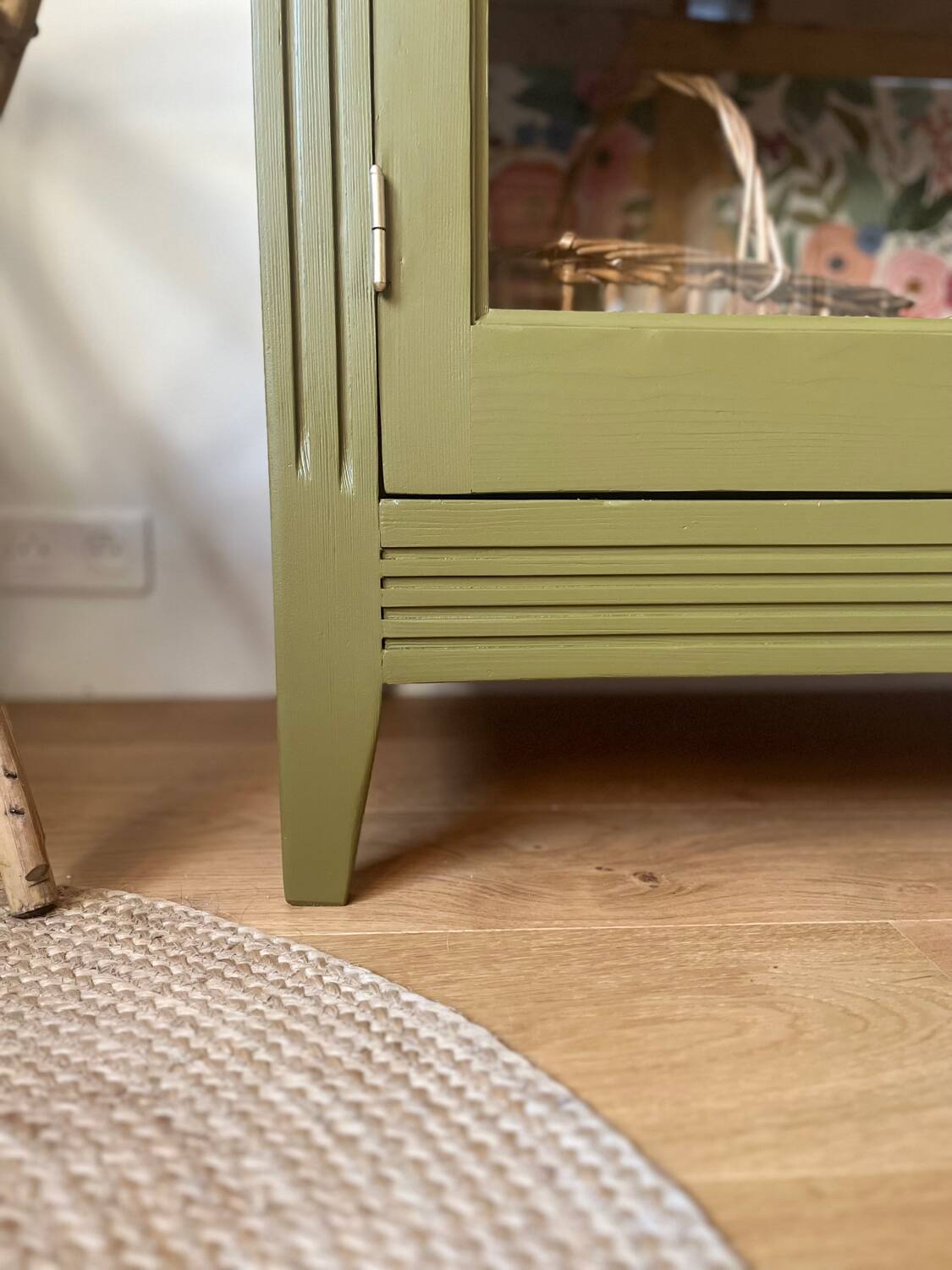 Parisian showcase cabinet