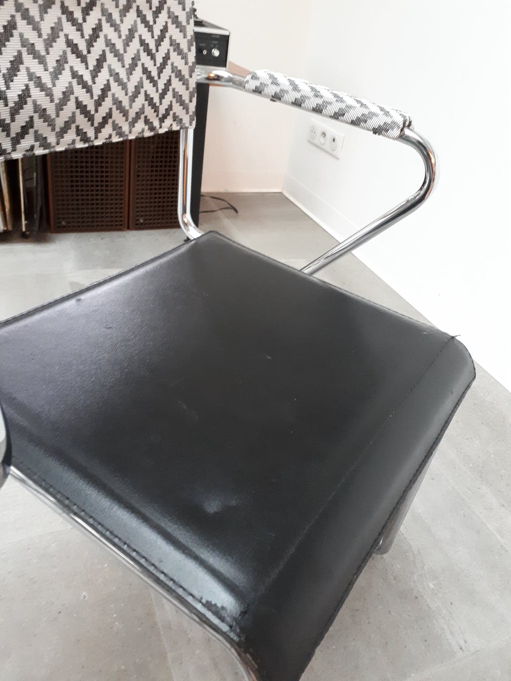 Set of 4 vintage chairs revisited