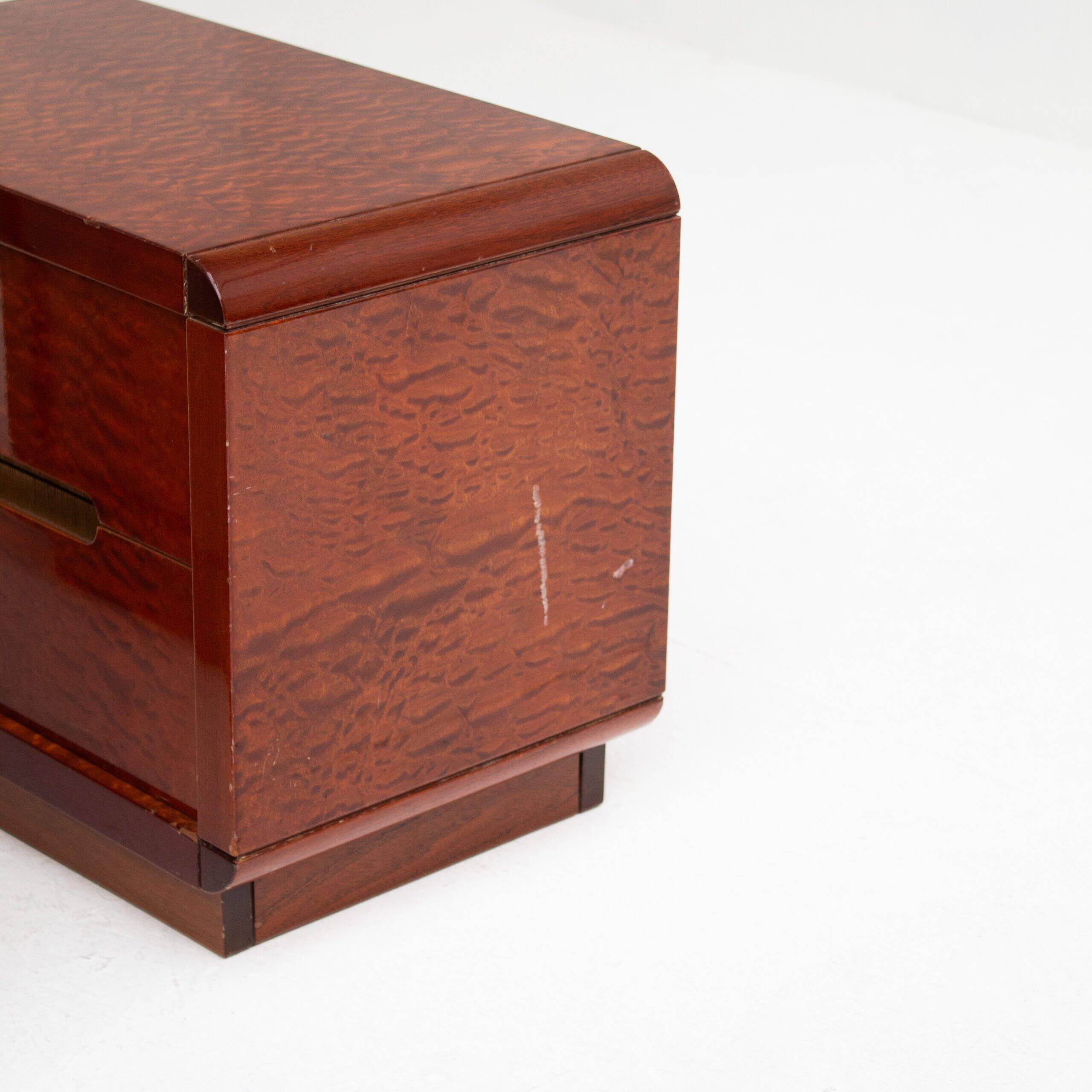 2 Italian nightstands in burlwood with brass handle