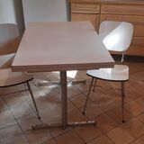 Kitchen table and 2 formica chairs