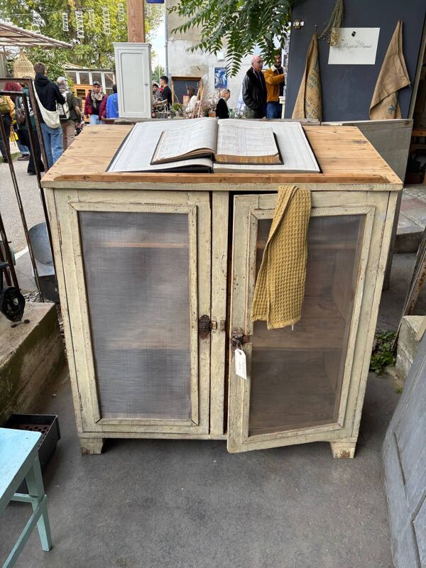 Garde manger, buffet en bois patiné