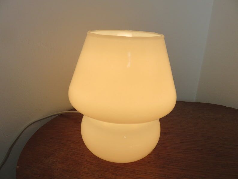 Lamp " mushroom " in white opaline 80s
