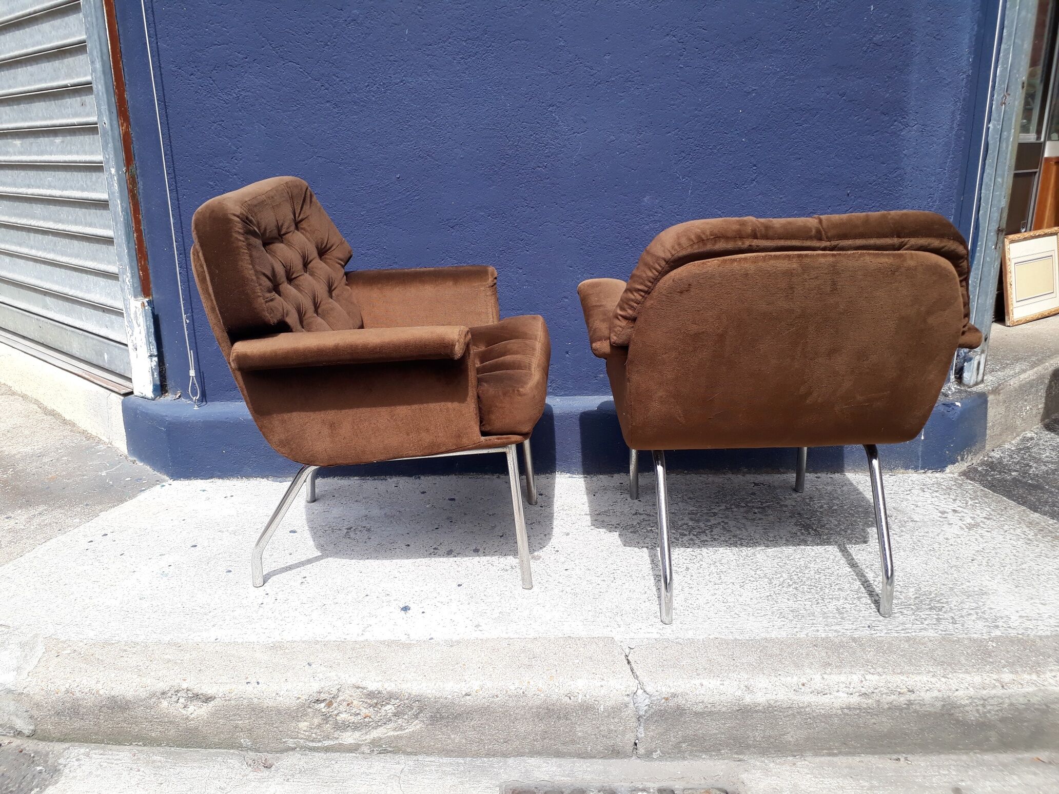 Pair of velvet armchairs