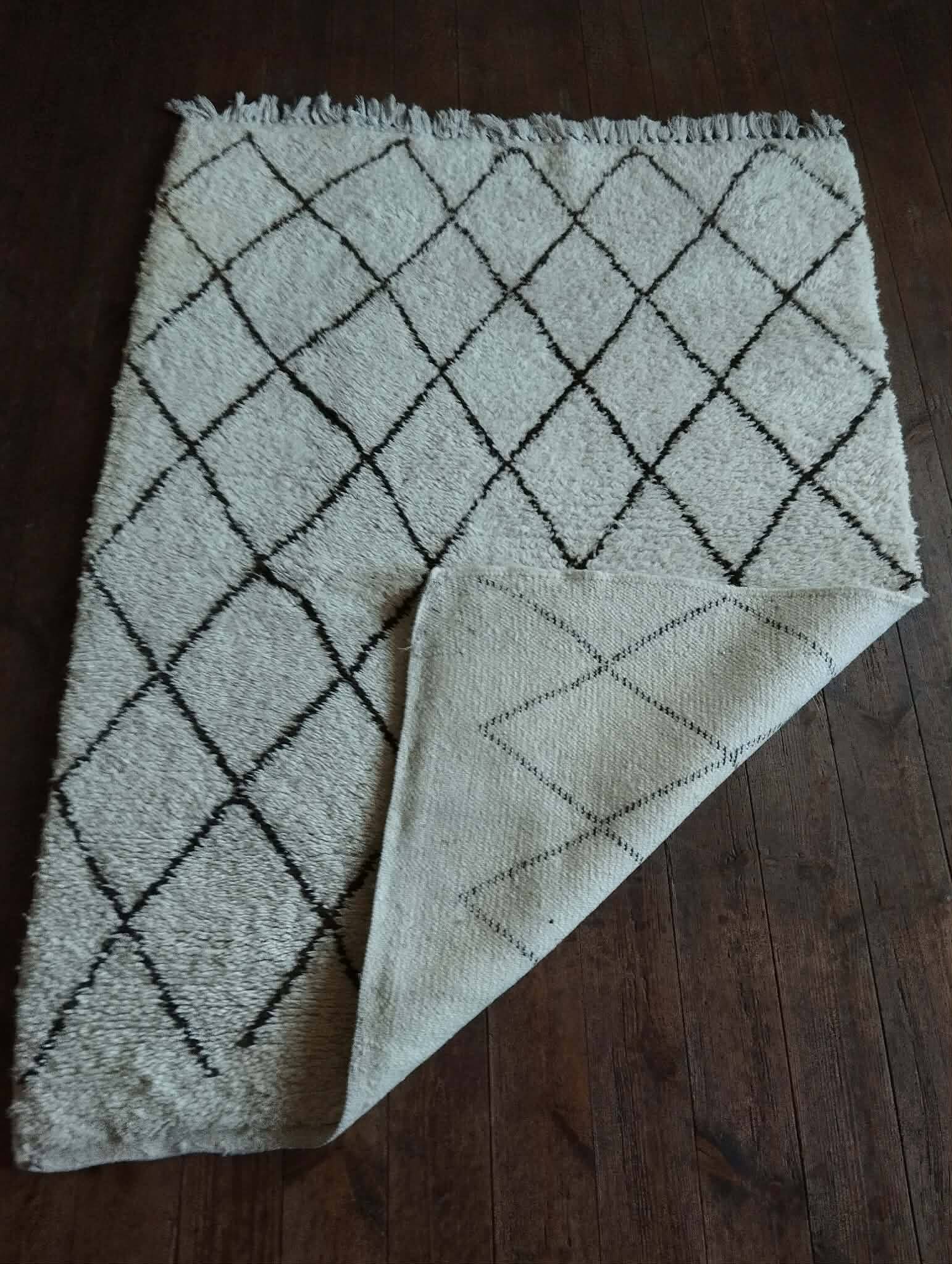 Handmade Beni Ouarain rug 150x100cm