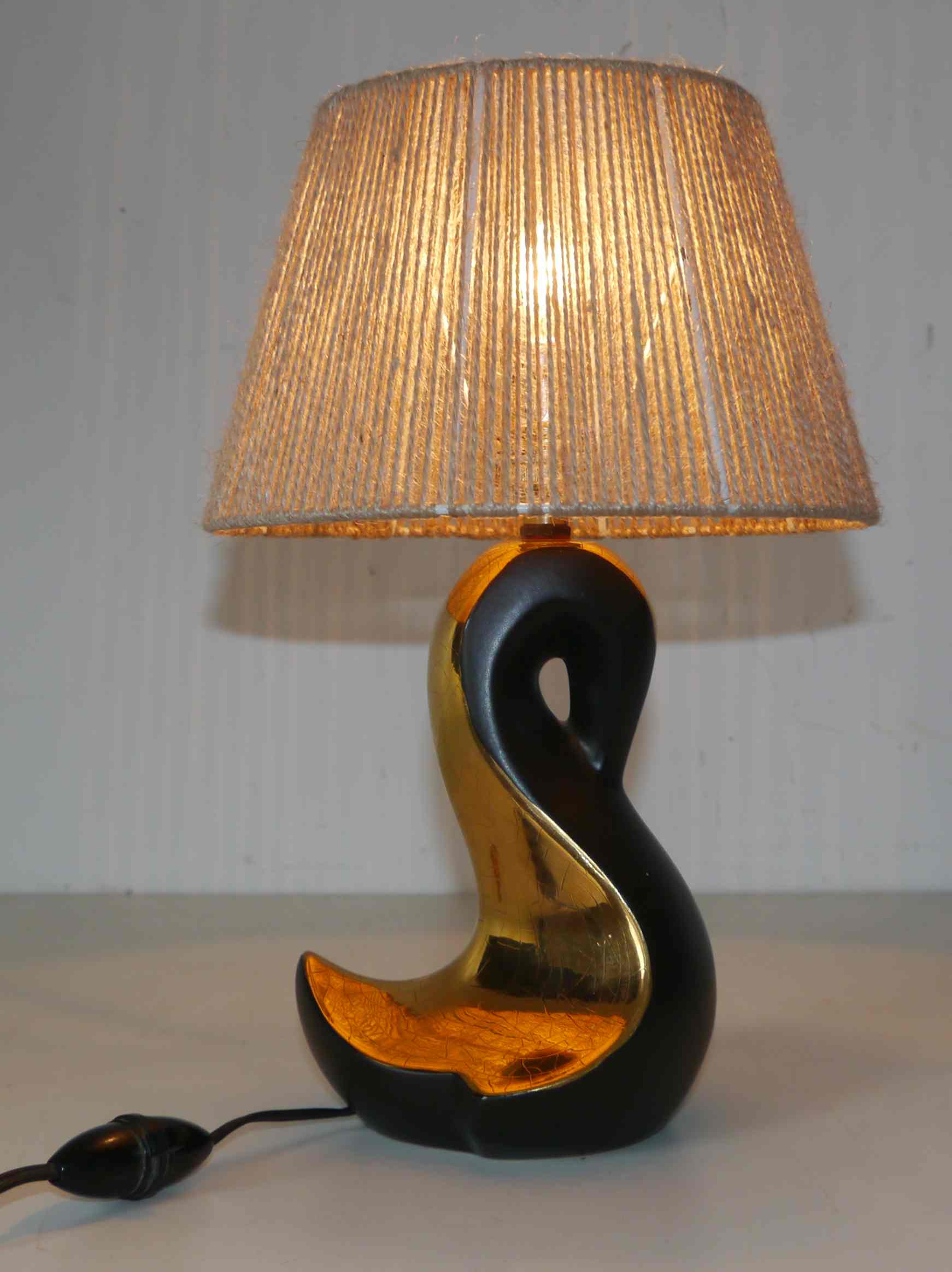 Cracked ceramic and gold lamp foot (signed DA)